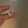 Pinzas para Orejas de Mariposa de Circonita Estilo Francés para Mujeres Sin Perforaciones, Brazaletes de Oreja de Moda para Viajar, Lujo Ligero, Gama Alta, Aretes Versátiles