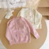 Cárdigan de punto con cuello redondo y ribete de encaje estilo coreano para niñas pequeñas, prenda exterior de primavera y otoño, chaqueta suéter floral colorida en stock