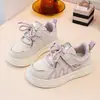 Sapatos de Pai para Meninas Estilo Novo Primavera e Outono Solado Macio Antiderrapante Sapatos Esportivos Velcro Sapatos Brancos Calçados Casuais para Meninos Crianças