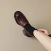 Zapatos de cuero para mujer Chuyuji ultra suaves con punta redonda y tacón alto 2026 otoño retro francés adelgazantes con tacón grueso que aumentan la altura mocasines