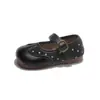 Sapatos de couro com bolinhas estilo coreano para meninas, novo modelo primavera e outono 2026, sola macia, fivela de uma tira, sapatos single retrô versáteis para bebês meninas