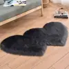 Nueva alfombra de lana sintética para habitación de princesa de niños, alfombrilla de noche, tapete con forma de corazón para uso doméstico en sala de estar, dormitorio y vestidor