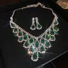 Conjunto de Brincos Quadrados Cravejados de Diamante e Colar de Duas Peças, Fashion, Leve, Colar Luxuoso e de Alta Qualidade, Conjunto de Joias Elegante e Versátil