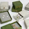 Caja Extraíble de Metal con Textura Creativa, Caja para Collares Estilo Vintage con Tapa y Base, Caja Texturizada para Pendientes y Anillos con Diseño en Relieve, En Stock