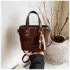 Bolsa Saco Transversal para Mulheres, Tendência Outono e Inverno, Moda de Luxo Leve, Bolsa de Ombro Único Transversal de Alta Qualidade, Bolsa de Mão Popular, Novo Modelo