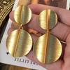 Pendientes Colgantes Redondos Cepillados Aguja de Plata Moda Temperamento Simples Pendientes de Botón Lujo Ligero Estilo Minimalista Pendientes de Personalidad Venta al por Mayor para Mujeres