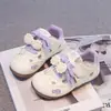 Zapatos de niña estilo alemán Zapatillas de skate para niños Zapatos casuales versátiles de suela blanda para niñas Nuevos zapatos infantiles elegantes para Primavera y Otoño 2026