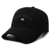 Boné de Baseball Quente de Lã de Cordeiro Novo Outono e Inverno Feminino, Versátil Estilo Coreano com Design de Letra Bordada, Boné Moderno para Afinar o Rosto