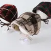 Gorro de estilo coreano para bebés y niños pequeños, sombrero moderno y versátil que cubre las orejas, nuevo sombrero retro de cuadros grandes para otoño/invierno para bebés