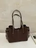 Nuevo estilo de charm para bolso, minimalista y chic, con un toque de elegancia, perfecto para el uso diario, un bolso retro para mujer en otoño e invierno