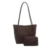 Bolsa de palha trançada retrô transfronteiriça, moderna e estilosa, grande capacidade, bolsa de ombro versátil, simples e chique, adequada para o trabalho e pode ser carregada sob o braço.