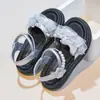 Sandálias de Princesa para Meninas 2026 Verão Novo Estilo Borboleta Pérola Infantil Moda Versátil Sapatos de Moda para Crianças Maiores