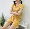 Conjunto Refrescante y Cómodo con Borde Fruncido, Top de Manga Corta con Cuello Redondo y Shorts, Pijama de Dos Piezas de Seda Helada para Mujer, Ropa de Casa a la Moda con un Estilo Elegante para el Día a Día