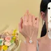 Colar de trevo da sorte em zircônia, moda versátil requintada estilo coreano, corrente de clavícula de luxo leve única, colar super brilhante para mulheres.
