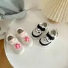 Zapatos de lona para niñas, zapatos de malla transpirables de verano para niños, zapatillas de princesa, zapatillas de estilo escolar para jardín de infantes
