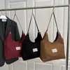 Bolso de Hombro Estilo Ins de Moda Otoño 2025 Nuevo Simple de Alto Valor Bolso Rojo de Felpa Bolso de Mano de Nicho para Mujer