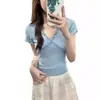 Camiseta azul de manga corta con cuello en V y encaje para mujer, nuevo estilo de verano, suave y entallada, adecuada como capa interior o top corto