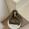 Bestseller transfronterizo 2026: un bolso de alta gama con forma de nube y un diseño único, con cuero suave plisado y una correa para el hombro/debajo del brazo, un bolso de mujer de Shiling