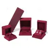 Caja de joyería rectangular de cachemir de ultra fibra de alta gama, diseño de cintura delgada, color burdeos de lujo ligero, caja de embalaje para anillos, pendientes y pendientes de botón