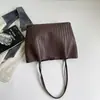 Bolso de hombro con patrón tejido estilo coreano, modelo nuevo vintage primavera 2026, bolso tote de moda para el trabajo y para ir al trabajo