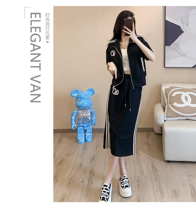 跨境淘货源分销2023秋季裙子新款街头潮流减龄小个子爆款欧货网红款运动套装休闲运动气质休闲时尚流行新款秋装秋装女装时尚套装套装女装秋季套装女套装女女士运动服女装两件套套装卫衣套装休闲套装秋季套装女装时尚套装盐系休闲套装女装2023百搭设计感小众洋气欧货阿里国际站跨境采购Cross-border, online source, distribution, 2023 autumn skirt, new style, street, trend, age reduction, small, explosive, European goods, network red, sportswear, leisure sports, temperament leisure, fashion popular, new autumn wear, autumn women's wear, fashion suit, women's suit, women's suit, women's sportswear, women's two-piece, hoodie suit, leisure suit, Autumn suit, women's fashion suit, salt department, women's 2023, everything, design sense, niche, foreign style, Ali International Station, cross-border procurement