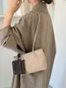 Bolsa pequena retro para axila feminina, novo modelo 2026, mini bolsa tote texturizada, versátil para outono e inverno, adequada para o dia a dia, bolsa de ombro