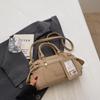 Bolsa Retro Esmerilada de Alta Gama para Mujer Nueva Moda 2025 Bolso Cruzado Versátil Bolso de Mano Color Caramelo Bolso Tote Pequeño