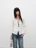Camisa elegante e sofisticada Yinhe 'Lusi' mesmo estilo 'Let Me Shine' branca fria com decote V e amarração na cintura para mulheres, verão e outono