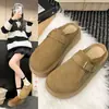 Usado por fora com uma saia, tamancos slip-on estilo Birkenstock, novos para o outono de 2026, com sola grossa, que aumentam a altura, slip-on preguiçosos, chinelos fechados na ponta