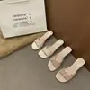 Sandalias de tiras abiertas elegantes, modernas, con estilo, maduras y sofisticadas, con tacón de bloque de encaje, modelo nuevo 2026, sandalias de tacón medio estilo socialité
