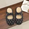 Inverno Acolchoado Retrô Bolinhas 2026 Sapatos de Neve de Algodão com Solado Grosso Pantufas de Pelo com Veludo Feminino Quente Antiderrapante Novo Estilo