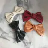Nueva Funda para Teléfono Móvil Accesorios de Joyería Semiterminados Cuero Estéreo Lazo Color Caramelo Accesorios para Zapatos y Sombreros Suministros para Automóvil