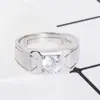 Moda coreana anillo grande para hombre personalidad dominante mate chapado en oro blanco de 18 quilates anillo de diamante de simulación anillo de plata S925 para hombre