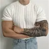 Camiseta de punto de manga corta con cuello redondo y trenzado retorcido para hombre, estilo de verano de alta gama, camiseta básica elástica versátil casual para jóvenes