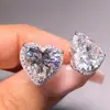 Huitan 2022 novos brincos de tarraxa da moda Brincos de coração de pêssego doce brincos de zircônia em forma de coração minimalistas para mulheres