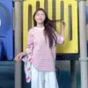 Camiseta de Rayas de Manga Larga Popular Estilo Coreano para Mujer en Primavera y Otoño Holgada Casual Versátil Rosa Top Deportivo que Reduce la Edad
