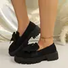 E-commerce Transfronteiriço Tamanho Plus Outono 2026 Mocassins com Laço Femininos Sola Grossa Salto Médio Estilo Britânico Retrô Sapatos Pequenos de Couro Femininos
