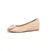 Zapatos Cuadrados Pequeños de Nuevo Estilo en Stock con Aumento de Altura de 5 cm, Hebilla Cuadrada, Boca Baja, Estilo Chanel, Cómodos Zapatos para Mujer de Charol con Suela Blanda