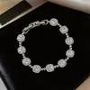 Pulsera de Cierre Cuadrado con Circonita Galvanizada en Oro Real de 18K, Pulsera de Lujo Ligero de Gama Alta, Joyería de Mano Exquisita Retro Francesa para Mujeres