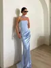 Vestido de Cetim Personalizado com Gola Halter Removível, Corpete Corsetado e Franzido Lateral, Vestido para Convidada de Casamento