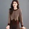 Novo casaco-suéter de gola redonda 2026 para mulheres, curto, solto, cardigã de tricô color block, peça de outer wear estilosa e jovem