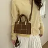 Bolso de Mano Casual Cuadrado Pequeño Simple y Versátil para Mujer, Nuevo Modelo Verano 2026, Bolso de Hombro Cruzado Minimalista de Nicho de Lujo Ligero