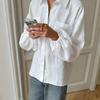 Camisa Casual de Linho Branca para Mulheres 2025 Outono Nova Moda Solta Lapela Cardigan Feminino Comprimento Médio