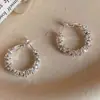 Brincos de Argola Dourados e Prateados, Nicho de Luxo Leve, Argolas Irregulares, Brincos Versáteis, Brincos com Franjas