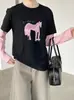 Camiseta de Estilo Nuevo para Primavera Temprana Taochuan de Dos Piezas Falsas para Mujer, Corte Holgado, Cuello Redondo Adelgazante, Top con Estampado de Caballo Pequeño M8692