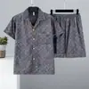 Nuevos pijamas finos de seda helada para hombre de verano para estudiantes, adolescentes y hombres de mediana edad, pijamas de cárdigan, ropa para el hogar