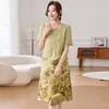 Vestido de gasa estampado de manga corta, moderno y elegante, para madres de mediana edad, nuevo estilo verano 2026, vestido falso de dos piezas hasta la rodilla