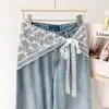 Cubierta de Falda de Encaje Coreana Moda Primavera/Verano 2026 con Diseño Único, Cubierta de Falda de Encaje Blanca para Mujer, Superposición de Falda de Dobladillo Dulce y Versátil