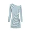 Venta al por mayor de ropa de mujer transfronteriza: Vestido de Color Sólido Fruncido con Cuello Diagonal de Manga Larga Estilo 'Hot Girl', Vestido Bodycon de Primavera sin Hombros que Ceñe la Cintura