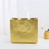 Sacolas Não Tecidas Coloridas com Laminação Localizada Personalizadas de Alto Padrão Presentes para Exposições de Empresas Sacolas Ecológicas Bolsas para Lojas de Roupas